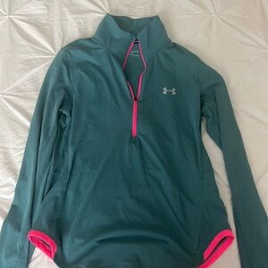 Under Armour top